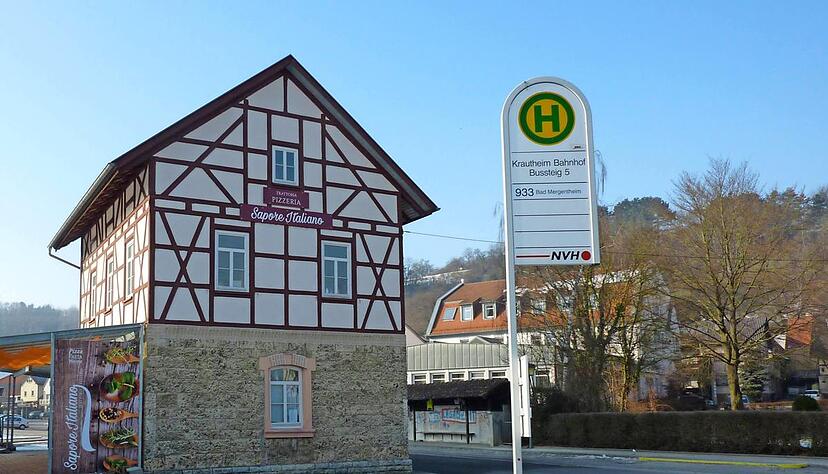 Unter der Überschrift "Parken im Tal" soll sich in den nächsten Jahren rund um den Krautheimer Bahnhof viel ändern. Der Busbahnhof etwa soll verlegt werden.Foto: Henry Doll Unter der Überschrift "Parken im Tal" soll sich in den nächsten Jahren rund um den Krautheimer Bahnhof viel ändern. Der Busbahnhof etwa soll verlegt werden.Foto: Henry Doll