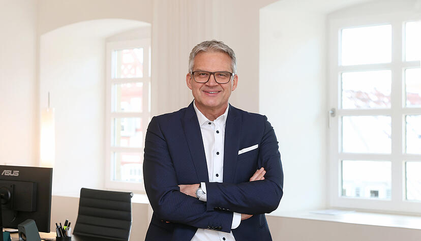 Steffen Hertwig, seit 2016 Oberbürgermeister von Neckarsulm, hat sich für eine zweite Amtszeit beworben. Die Konkurrenz bleibt aus. Steffen Hertwig, seit 2016 Oberbürgermeister von Neckarsulm, hat sich für eine zweite Amtszeit beworben. Die Konkurrenz bleibt aus.