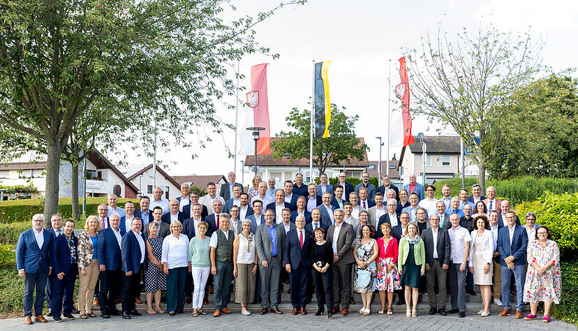 Die nunmehr 81 Mitglieder des Gremiums hatten am Montag in Neckarwestheim ihren ersten Arbeitstag für die Amtszeit 2024 bis 2029.
Foto: Simone Weber/Landratsamt Die nunmehr 81 Mitglieder des Gremiums hatten am Montag in Neckarwestheim ihren ersten Arbeitstag für die Amtszeit 2024 bis 2029.
Foto: Simone Weber/Landratsamt