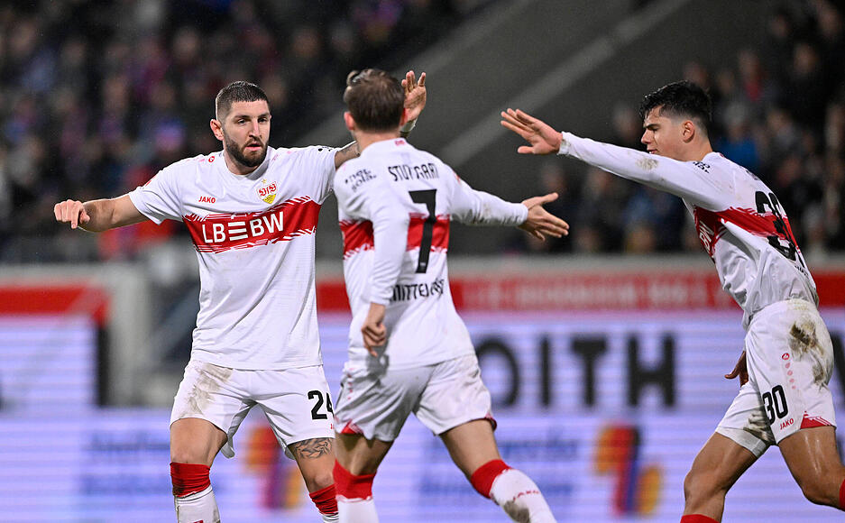 Jeff Chabot: Der Abwehrchef hatte wieder die Lufthoheit. Trotz zweier Gegentore eine gute Partie von Chabot. Note: 2,5 Jeff Chabot: Der Abwehrchef hatte wieder die Lufthoheit. Trotz zweier Gegentore eine gute Partie von Chabot. Note: 2,5