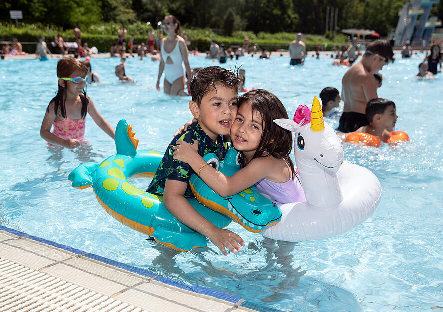 Hitze-Wochenende: Freibad Neckarhalde Heilbronn