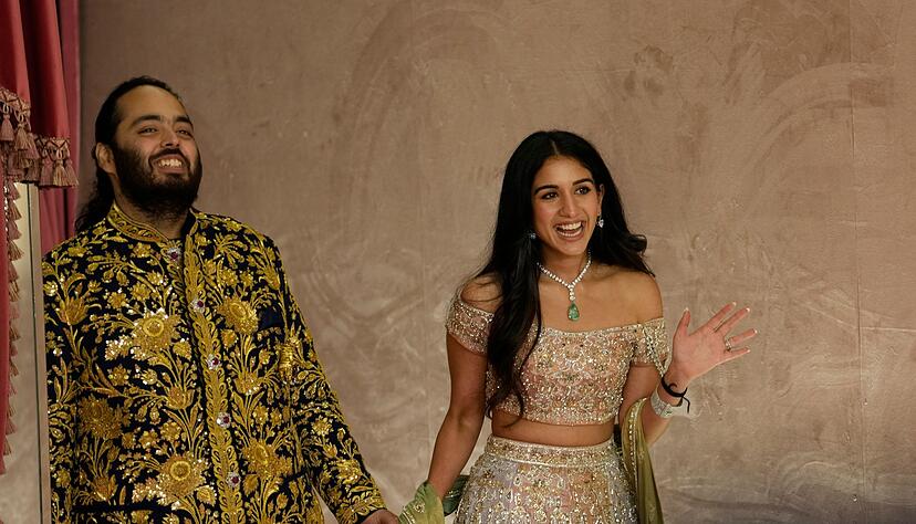 Lange wurde darauf gewartet, nun beginnt die Mega-Hochzteit in Indien endlich. Lange wurde darauf gewartet, nun beginnt die Mega-Hochzteit in Indien endlich.