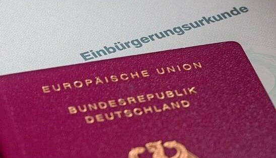 Die Diakonie in Heilbronn ber&auml;t keine Migranten mehr. Alternativen sind schwer zu finden. Andere Tr&auml;ger und die Beh&ouml;rden sind &uuml;berlastet, etwa auch, wenn es um den Antrag auf deutsche Staatsb&uuml;rgerschaft geht. Foto: dpa