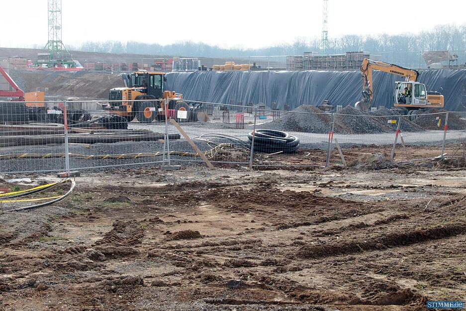 Aus dem Ackerland auf den B&ouml;llinger H&ouml;fen ist am 7. M&auml;rz 2013 eine Gro&szlig;baustelle geworden.
