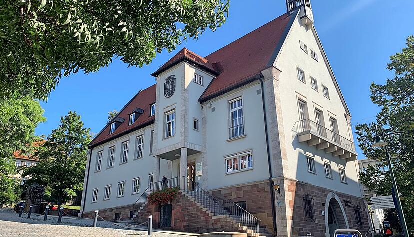 Im Weinsberger Rathaus regiert der Rotstift. Die B&uuml;rger m&uuml;ssen sich auf Einschnitte einstellen, denn die Finanzplanung verhei&szlig;t nichts Gutes.