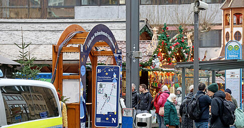 Ein Polizeiauto vor Ort reicht längst nicht mehr. Die Stadt Heilbronn investiert 250.000 Euro in das Sicherheitskonzept für den Weihnachtsmarkt. Ein Polizeiauto vor Ort reicht längst nicht mehr. Die Stadt Heilbronn investiert 250.000 Euro in das Sicherheitskonzept für den Weihnachtsmarkt.