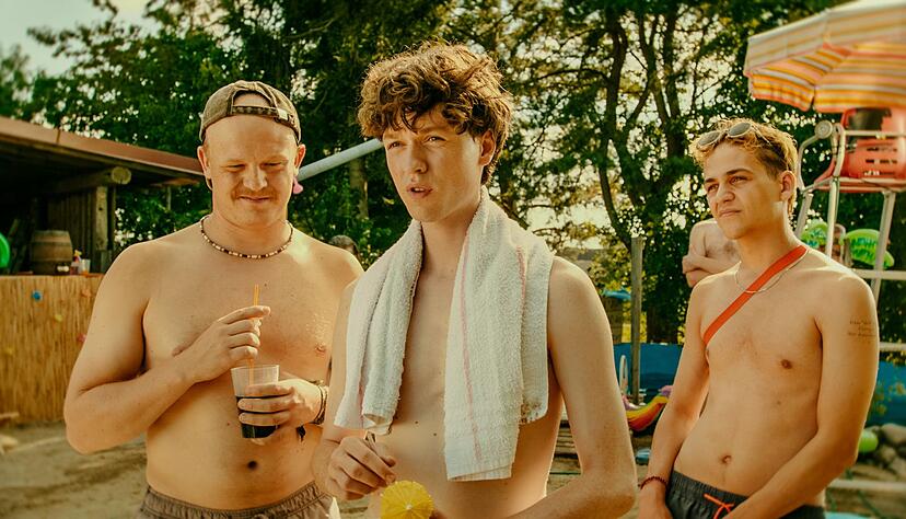 Die Jungs m&uuml;ssen sich erkl&auml;ren, als BlaBlas Eltern fr&uuml;her nach Hause kommen als erwartet.