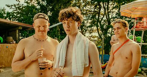 Die Jungs m&uuml;ssen sich erkl&auml;ren, als BlaBlas Eltern fr&uuml;her nach Hause kommen als erwartet.