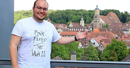 Cedric Schiele mag Pink Floyd &minus; aber mindestens so sehr seine Heimat: Der 24-jährige Jungpolitiker aus Hall will in der kommenden Legislatur den Wahlkreis Schwäbisch Hall-Hohenlohe im Deutschen Bundestag repräsentieren.
Foto: Christian Nick