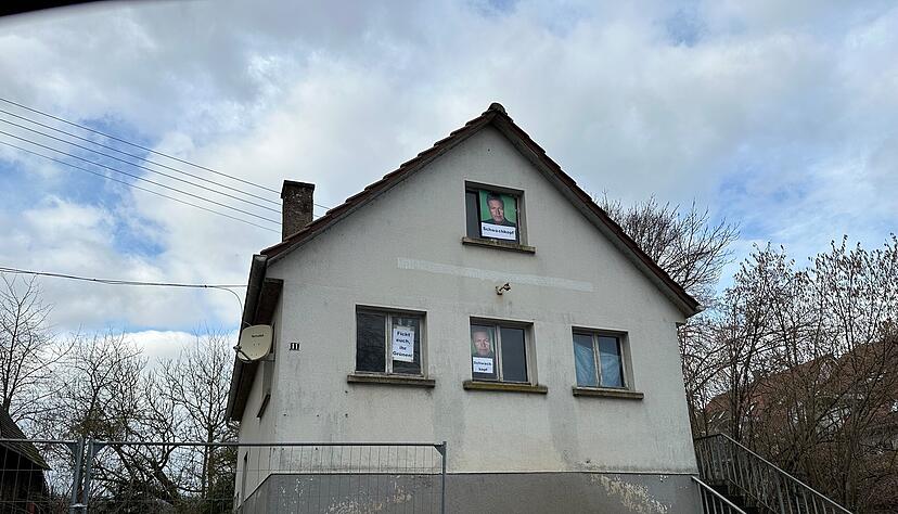 Habeck-Schm&auml;hungen an den Fenstern in Heilbronn-Biberach.