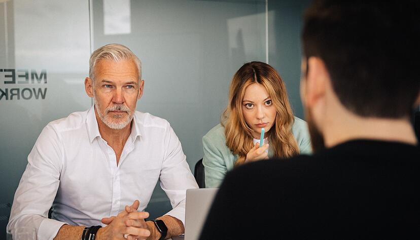 Hier gibt's nichts geschenkt: Die H&ouml;he der Abfindung ist nicht gesetzlich geregelt und muss zwischen Arbeitgeber und Arbeitnehmer individuell ausgehandelt werden.
