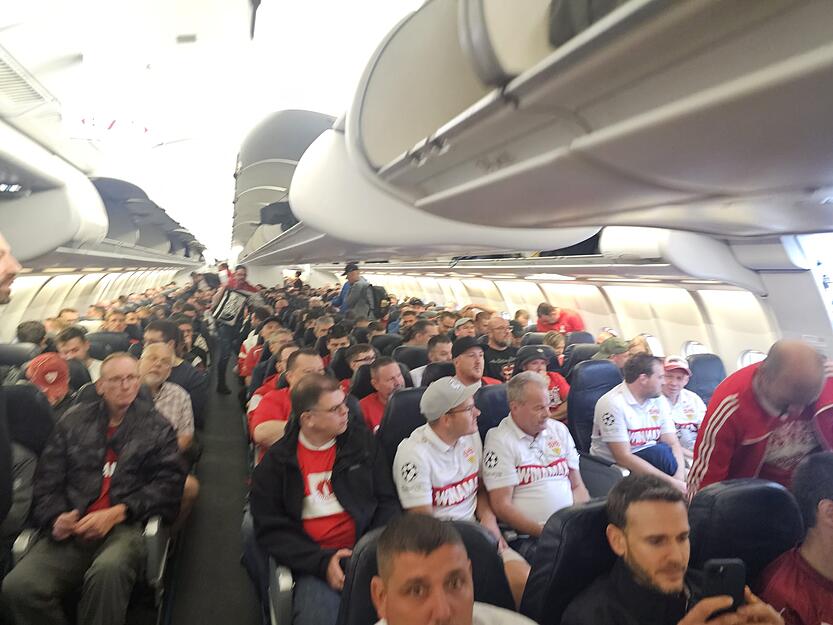 Um 8 Uhr am Dienstag starteten die ersten beiden Flugzeuge, um 8.20 Uhr das dritte und am Mittag geht der vierte Flug auf Reise.
