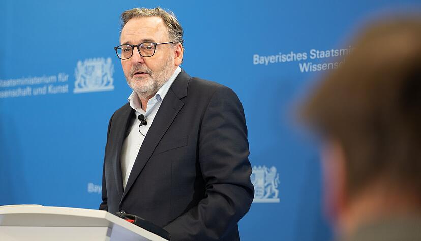 Anton Biebl leitet die Bayerischen Staatsgem&auml;ldesammlungen. (Archivbild)