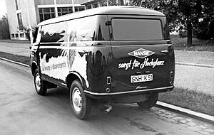 In den ersten Jahren produziert das Unternehmen hauptsächlich Haushaltsreiniger, Bohnerwachs und Desinfektionsmittel, die mit dem VW-Bus ausgeliefert werden. In den ersten Jahren produziert das Unternehmen hauptsächlich Haushaltsreiniger, Bohnerwachs und Desinfektionsmittel, die mit dem VW-Bus ausgeliefert werden.
