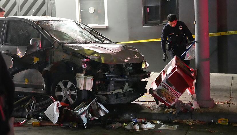 Der Fahrer, dessen Auto in die Menschenmenge in East Hollywood fuhr, soll bewusstlos gewesen sein.