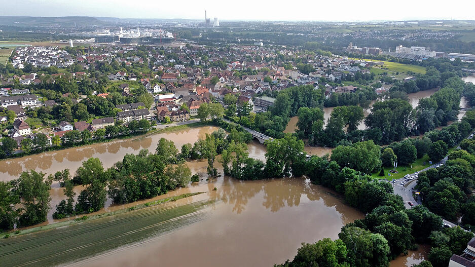 Auch am Kocher zeigt sich das Hochwasser. Auch am Kocher zeigt sich das Hochwasser.