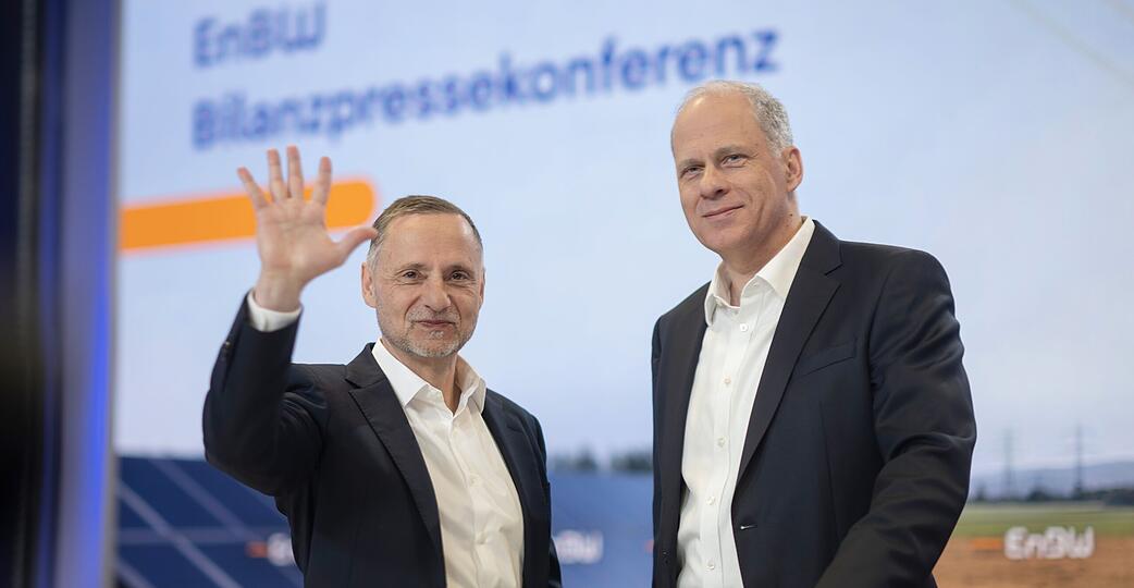 Georg Stamatelopoulos (rechts), Vorstandsvorsitzender der EnBW AG, und Finanzvorstand Thomas Kusterer berichteten &uuml;ber die Lage von Deutschlands drittgr&ouml;&szlig;tem Energieversorger.