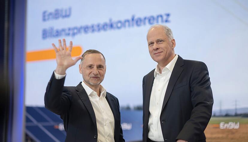 Georg Stamatelopoulos (rechts), Vorstandsvorsitzender der EnBW AG, und Finanzvorstand Thomas Kusterer berichteten &uuml;ber die Lage von Deutschlands drittgr&ouml;&szlig;tem Energieversorger.