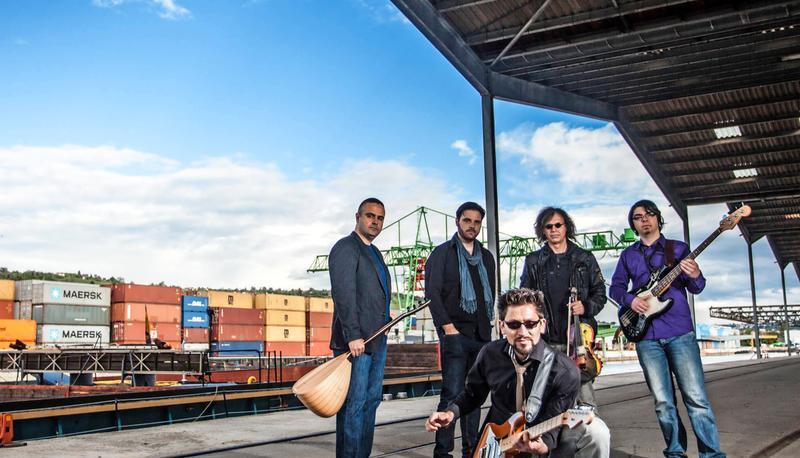 Die Ludwigsburger Band Limanja hat ihr Promotionfoto am Stuttgarter Hafen aufnehmen lassen.
Foto: Andreas Gyarmati Die Ludwigsburger Band Limanja hat ihr Promotionfoto am Stuttgarter Hafen aufnehmen lassen.
Foto: Andreas Gyarmati