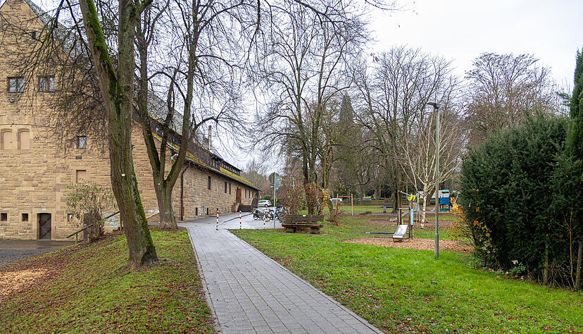Auf der Grünfläche (rechts), nördlich des Spielplatzes an der Festhalle Leingarten, soll die Wärmepumpe erbaut werden. Auf der Grünfläche (rechts), nördlich des Spielplatzes an der Festhalle Leingarten, soll die Wärmepumpe erbaut werden.