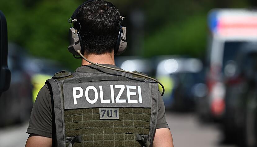 Die Polizei verschaffte sich Zugang zu der Wohnung. (Symbolbild)