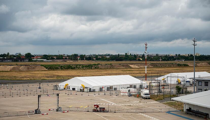 Das DRK betreibt das Pilotprojekt &laquo;Labor Betreuung 5000&raquo;. Zum Einsatz kam es etwa als Notunterkunft f&uuml;r Fl&uuml;chtlinge am ehemaligen Berliner Flughafen Tegel. (Archivfoto)