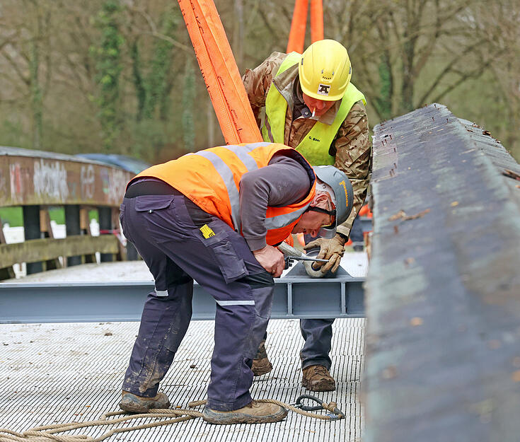 Die marode Brücke in Bad Friedrichshall-Kochendorf ist nun Geschichte.