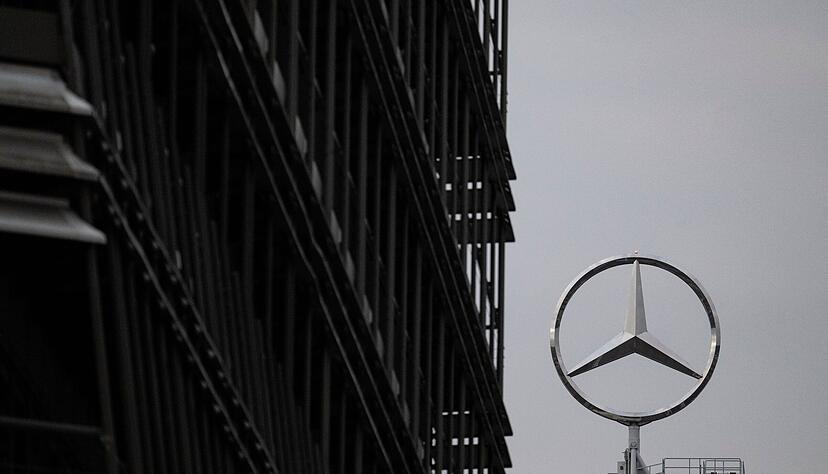 Auch im Stammwerk von Mercedes in Untertürkheim steht ein personeller Umbau bevor. Konkrete Zahlen gibt es allerdings noch nicht.
Foto: dpa Auch im Stammwerk von Mercedes in Untertürkheim steht ein personeller Umbau bevor. Konkrete Zahlen gibt es allerdings noch nicht.
Foto: dpa