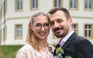 Weinkönigin Carolin Golter, geborene Häußer, Ehemann Christoph. Weinkönigin Carolin Golter, geborene Häußer, Ehemann Christoph.