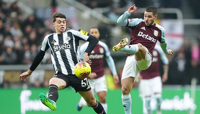 Vorteil Villa: Emiliano Buendia (r) traf zum 1:0. Vorteil Villa: Emiliano Buendia (r) traf zum 1:0.