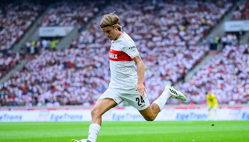 Borna Sosa wechselt vom VfB zu Ajax Amsterdam.