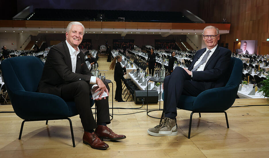 In der Heilbronner Harmonie hat sich Günther Jauch den Fragen von Stimme-Chefredakteur Uwe Ralf Heer beim Talkformat "Ohne Ausrede" gestellt.