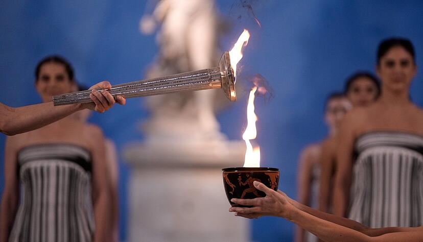 Das olympische Feuer für Milano und Cortina ist entzündet.