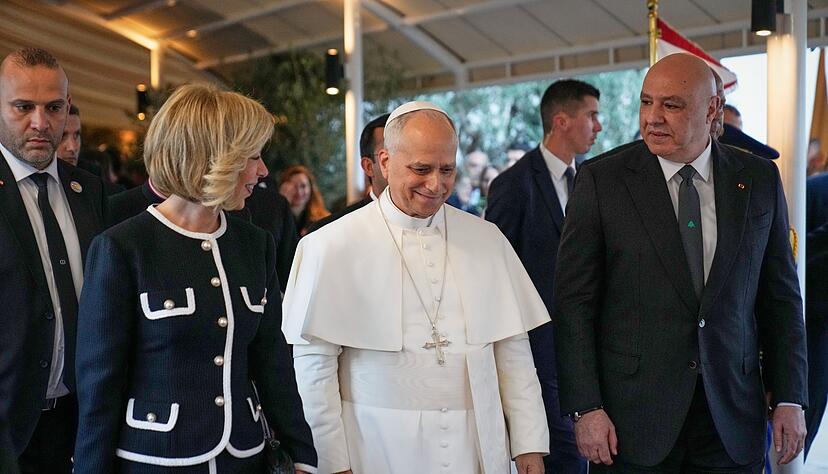 Bei seinem Besuch im Libanon traf Papst Leo XIV. den Präsidenten des krisengeschüttelten Landes, Joseph Aoun (r.). Bei seinem Besuch im Libanon traf Papst Leo XIV. den Präsidenten des krisengeschüttelten Landes, Joseph Aoun (r.).