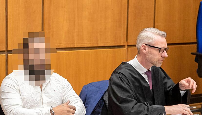Dem 28-jährigen Angeklagten werden Messerstiche vorgeworfen.
Foto: Veigel Dem 28-jährigen Angeklagten werden Messerstiche vorgeworfen.
Foto: Veigel