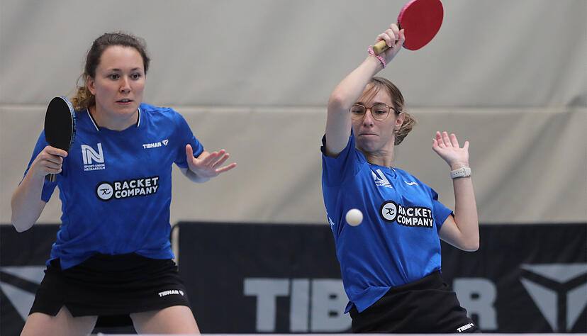 Die SUN-Spielerinnen Kathrin Hessenthaler (links) und Ronja Mödinger gewinnen gegen Bad Rodach ihr Doppel und holten je einen weiteren Punkt. Die SUN-Spielerinnen Kathrin Hessenthaler (links) und Ronja Mödinger gewinnen gegen Bad Rodach ihr Doppel und holten je einen weiteren Punkt.