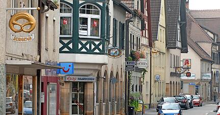 Blick auf die König-Wilhelm-Straße in Ilsfeld. Auch der Internet- und Versandhandel verzeichnete im Juni 2022 einen realen Umsatzrückgang von 3,8 %.
Foto: Archiv Blick auf die König-Wilhelm-Straße in Ilsfeld. Auch der Internet- und Versandhandel verzeichnete im Juni 2022 einen realen Umsatzrückgang von 3,8 %.
Foto: Archiv