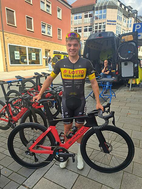 Nick Bangert aus Horkheim hat den Prolog absolviert und freut sich auf die Etappe in seine Heimatstadt am Donnerstag . Nick Bangert aus Horkheim hat den Prolog absolviert und freut sich auf die Etappe in seine Heimatstadt am Donnerstag .