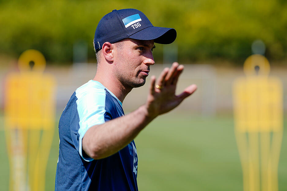Dann folgte die erste große Station des heutigen VfB-Trainers: Sebastian Hoeneß übernimmt Bundesligist TSG Hoffenheim.