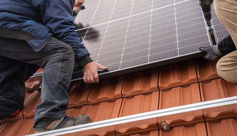 Alles auf einer Fl&auml;che: Die einzelnen Module der PV-Anlage sollten eng nebeneinander montiert werden.