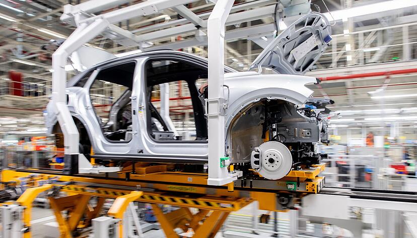 Die Stimmung in der deutschen Autoindustrie ist gesunken, es gibt aber auch positive Signale. (Symbolbild)