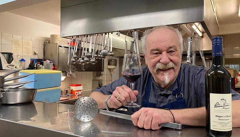Thomas Mayer in der Küche im Burgrestaurant Hohenbeilstein. Thomas Mayer in der Küche im Burgrestaurant Hohenbeilstein.
