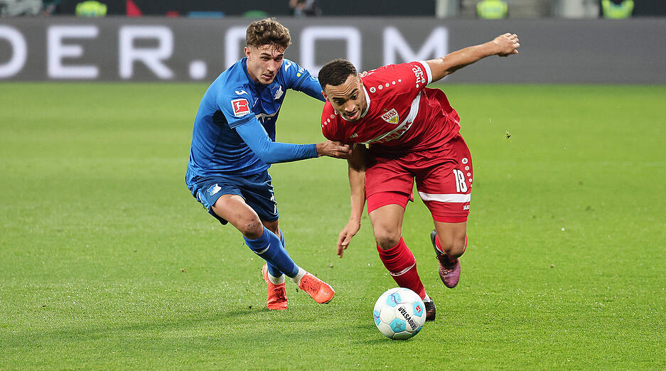 Jamie Leweling: Mehrmals technisch unsauber, dazu einige Fehlpässe im Spiel – ohne Folgen. Leweling tat sich in Hoffenheim schwer, fand kaum in die Partie. Note: 5