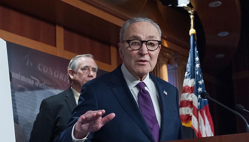 Der Minderheitsführer der Demokraten im Senat, Chuck Schumer, erhebt schwere Vorwürfe gegen das US-Justizministerium. Der Minderheitsführer der Demokraten im Senat, Chuck Schumer, erhebt schwere Vorwürfe gegen das US-Justizministerium.