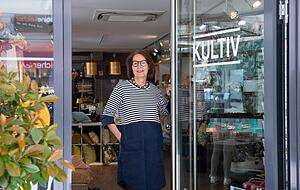 Ulla Winter hat die Zeit der geschlossenen Geschäfte genutzt, um für ihren Laden Kultiv einen eigenen Online-Shop aufzubauen. Die Unterstützung kam wie gerufen.