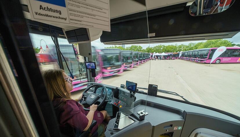 Die Bahn betreibt auch viele Busse - nicht nur f&uuml;r Ersatzverkehr.
