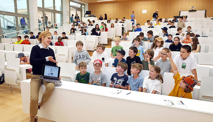 Kinder-Uni der aim Heilbronn im Bildungscampus: Prof. Dr. Lea Tochtermann: Gehört mir meine Idee alleine? Thema: Patente Kinder-Uni der aim Heilbronn im Bildungscampus: Prof. Dr. Lea Tochtermann: Gehört mir meine Idee alleine? Thema: Patente