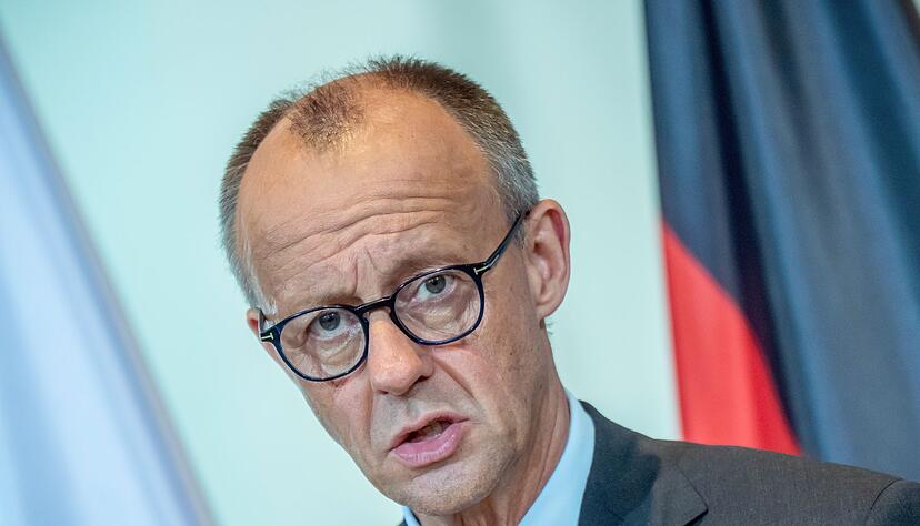 Bundeskanzler Merz kündigt teilweises Aussetzen der Rüstungslieferungen an Israel an. Bundeskanzler Merz kündigt teilweises Aussetzen der Rüstungslieferungen an Israel an.