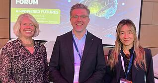 Beim Global Technology Forum des Tum-Campus Heilbronn: Victoria Nash (links) von der University of Oxford und Yejin Choi von der Stanford University mit Ali Sunyaev, Vizepräsident der Technischen Universität München.