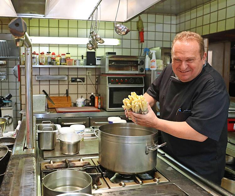 Selbst h&ouml;here Preise helfen Alex Fritz von der Sonne in Talheim nicht, seine gestiegenen Betriebskosten auszugleichen.